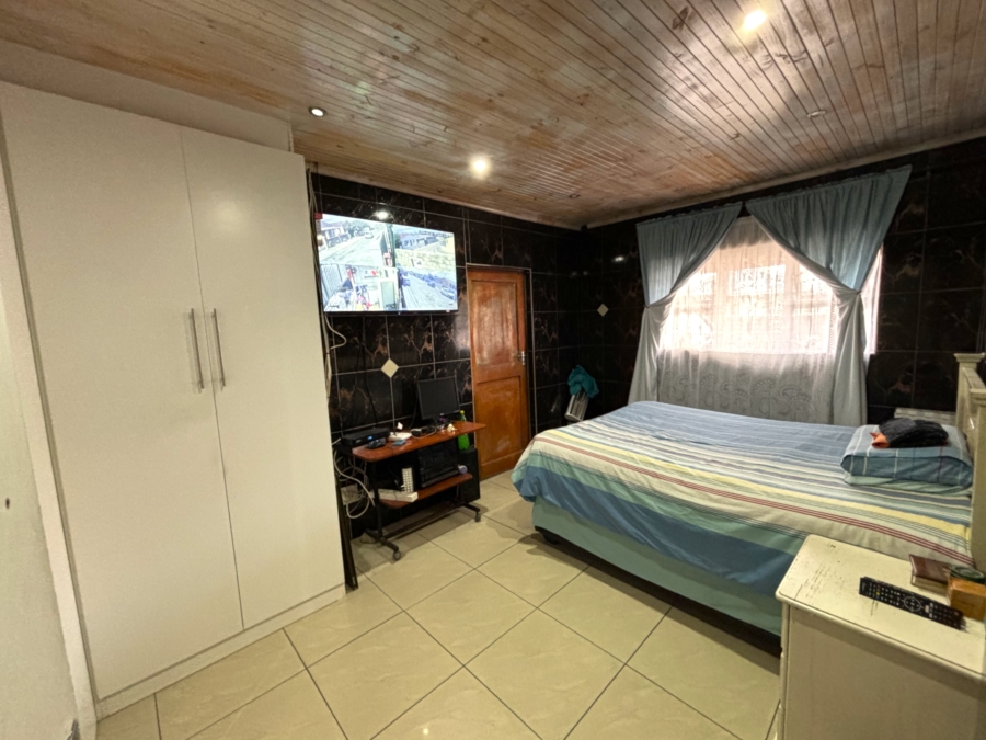 5 Bedroom Property for Sale in Belhar Western Cape